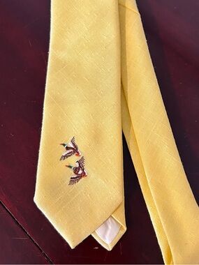 Vintage Yellow Embroidered Duck Men's Tie